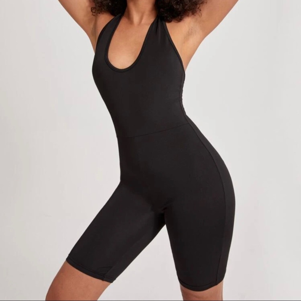 New solid halter jumpsuit